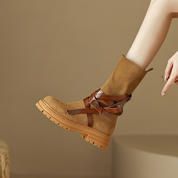 Női lekerekített retro csizma szögletes sarokkal 5cm