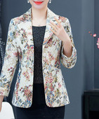 Elegáns kabát V-kivágással