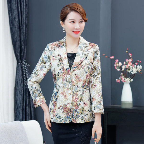 Elegáns kabát V-kivágással