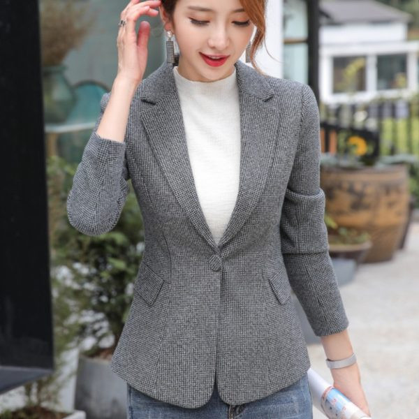 Geaca eleganta de dama cu guler clasic