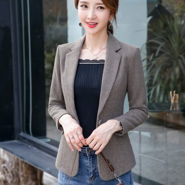 Geaca eleganta de dama cu guler clasic