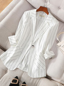 Geaca eleganta in dungi pentru femei cu maneci 3/4 si inchidere cu nasturi