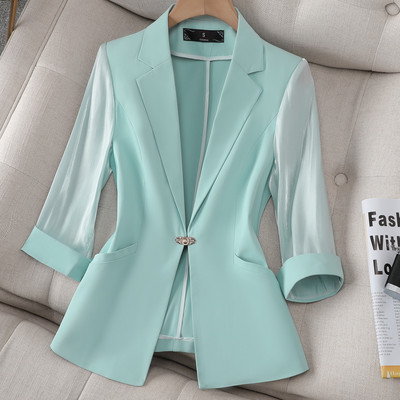 Geaca de toamna de dama cu decolteu in V si inchidere cu nasturi