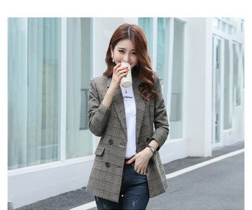 Ženski retro model karirane jakne srednje dužine