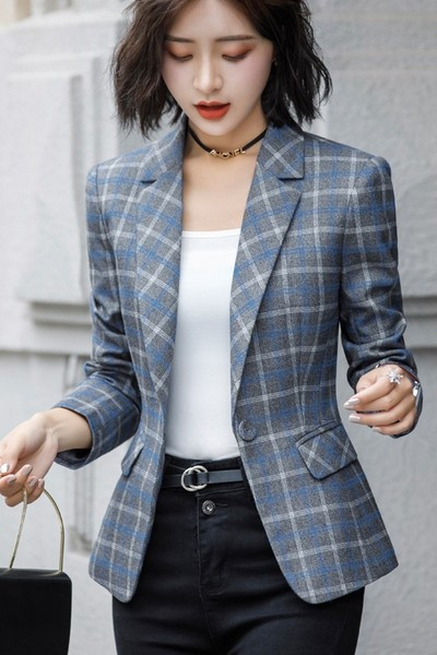 Naiste liibuv jope pikkade varrukatega ja nööpidega