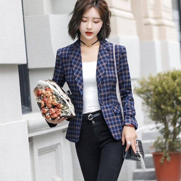 Naiste liibuv jope pikkade varrukatega ja nööpidega