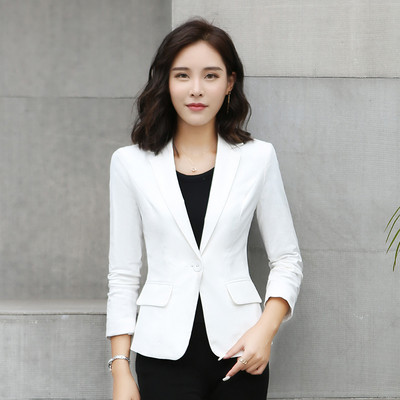 Moteriška elegantiška striukė ilgomis rankovėmis ir sagomis