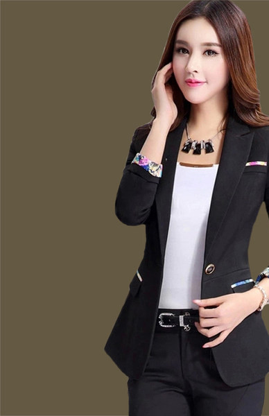 Elegantiškas moteriškas švarkas – su kišene