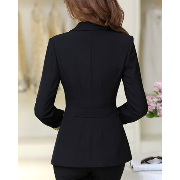 Elegantiškas moteriškas švarkas – su kišene