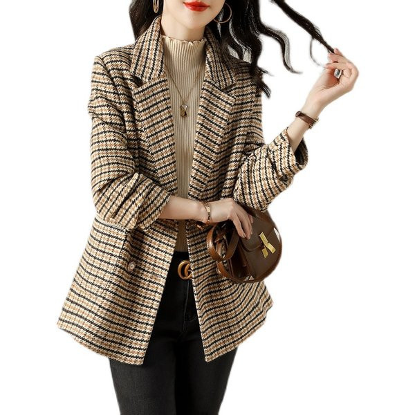 Geaca dama in carouri cu guler si nasturi clasici