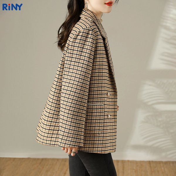 Geaca dama in carouri cu guler si nasturi clasici