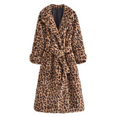 Dugi ženski kaput sa animal printom i remenom