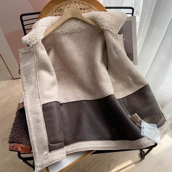 Geaca de iarna moderna de dama cu buzunar si catarama metalica