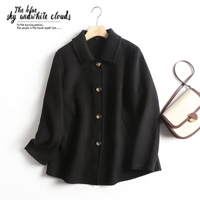 Palton de dama model scurt cu nasturi si buzunar