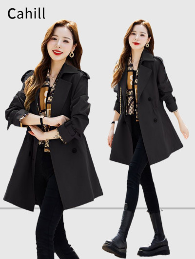 Moteriška striukė nuo vėjo su sagomis ir kišene