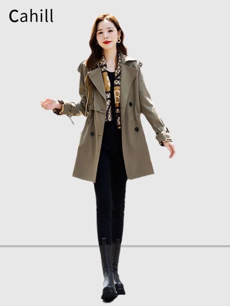 Moteriška striukė nuo vėjo su sagomis ir kišene