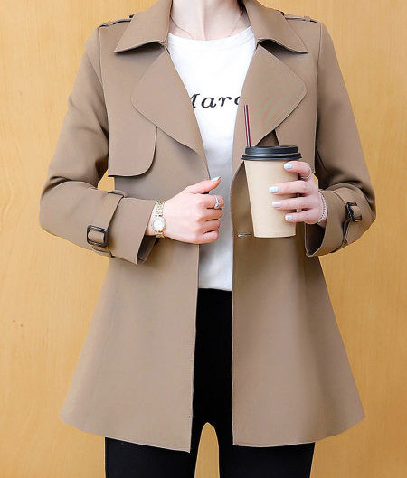 Γυναικείο κοντό παλτό τύπου αντιανεμικό με κουμπιά