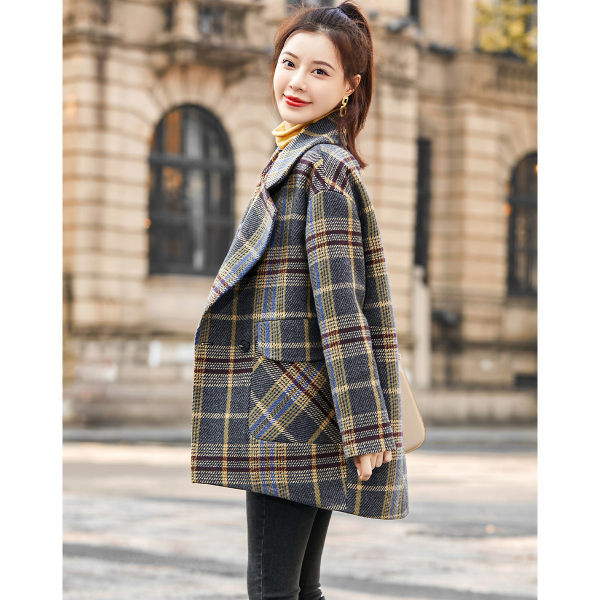 Palton dama in carouri model retro cu buzunar