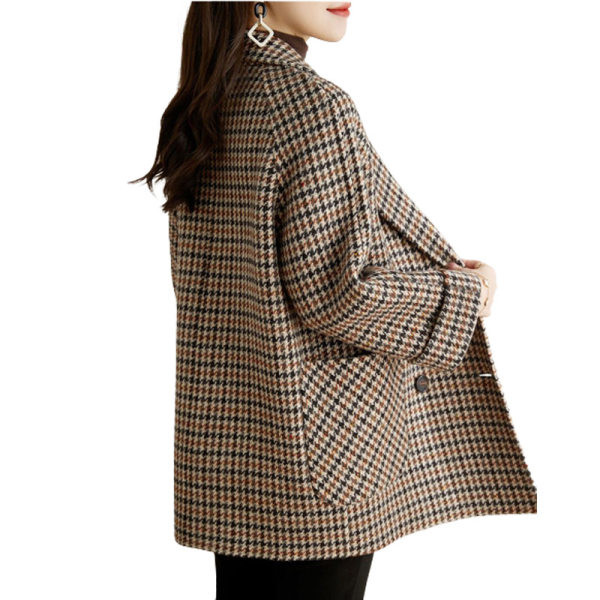 Palton de damă în carouri cu căptușeală și buzunar