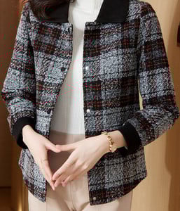 Γυναικείο παλτό με κλασικό γιακά