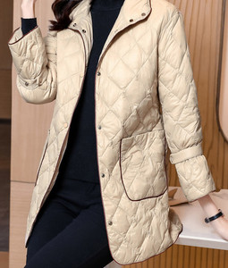 Φθινοπωρινό-χειμωνιάτικο γυναικείο μπουφάν με ζώνη και κουμπιά