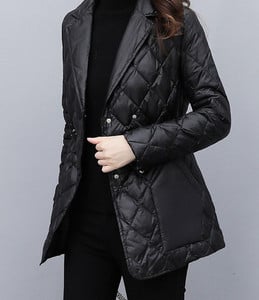 Moteriška vidutinio ilgio rudeninė žieminė striukė