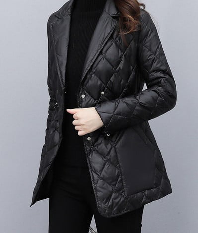 Moteriška vidutinio ilgio rudeninė žieminė striukė