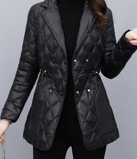 Moteriška vidutinio ilgio rudeninė žieminė striukė