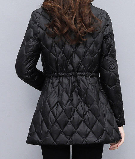 Moteriška vidutinio ilgio rudeninė žieminė striukė