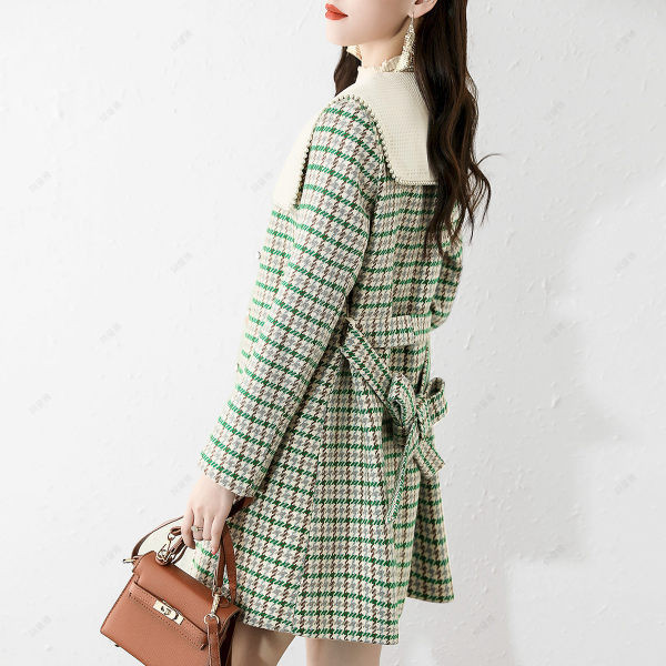 Palton elegant de dama cu guler lung