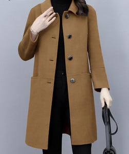 Ilgo moteriško palto laisvalaikio modelis su sagomis