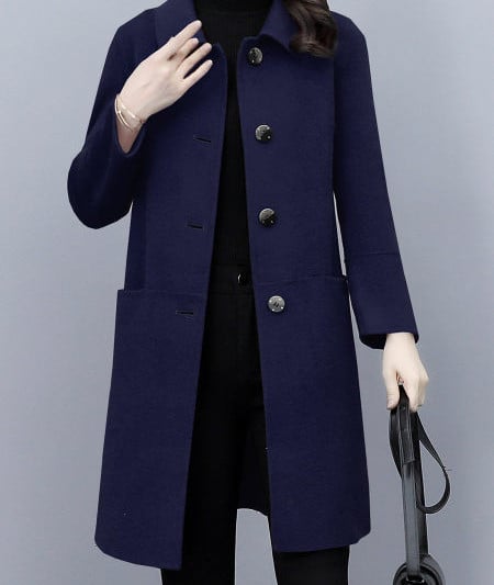 Ilgo moteriško palto laisvalaikio modelis su sagomis