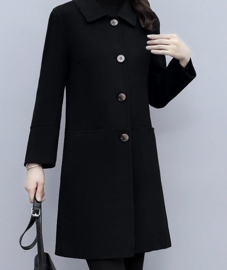 Ilgo moteriško palto laisvalaikio modelis su sagomis