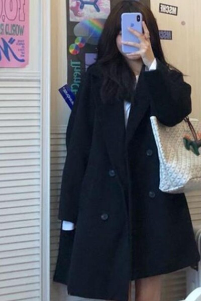 Palton de dama model larg cu buzunar si nasturi