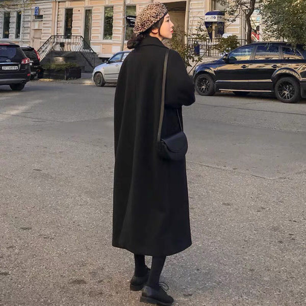 Széles mintás női hosszú kabát zsebbel