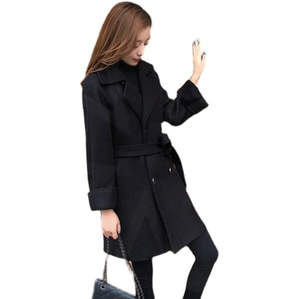 Κομψό γυναικείο παλτό με φαρδιά μανίκια
