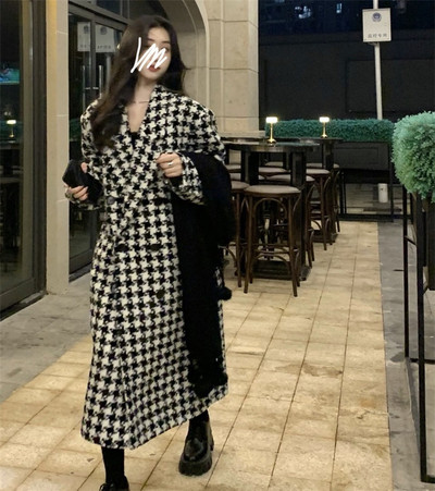 Γυναικείο μακρύ καρό παλτό μοντέλου με κουμπιά