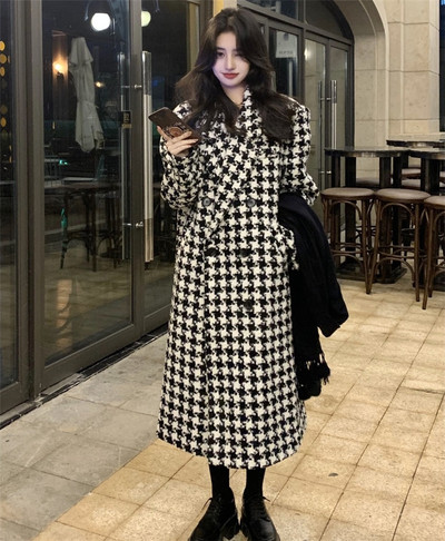 Γυναικείο μακρύ καρό παλτό μοντέλου με κουμπιά