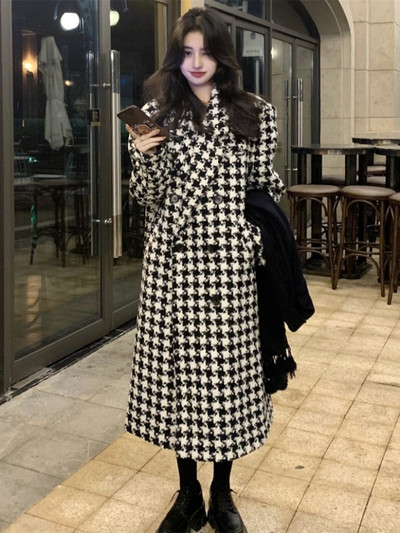 Γυναικείο μακρύ καρό παλτό μοντέλου με κουμπιά