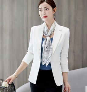 Elegantna ženska jakna u raznim bojama