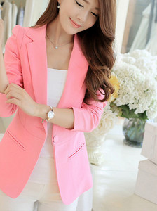 Įvairių spalvų moteriškas švarkas su kišenėmis