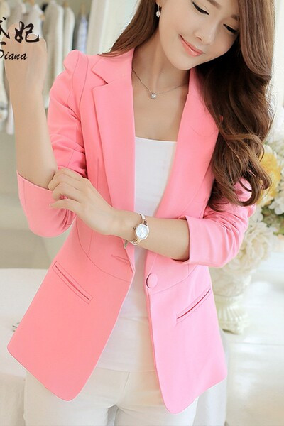 Įvairių spalvų moteriškas švarkas su kišenėmis