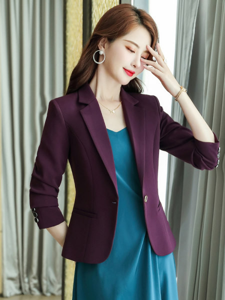 Moteriška laisvalaikio apatinė striukė su sagomis