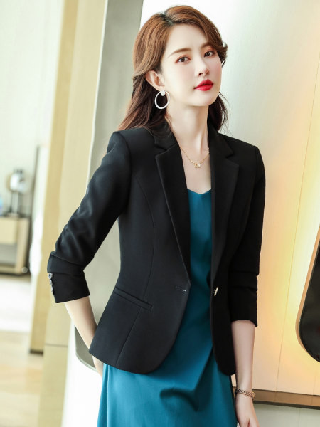 Moteriška laisvalaikio apatinė striukė su sagomis