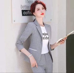 Κομψό γυναικείο σακάκι με τσέπη σε διάφορα χρώματα
