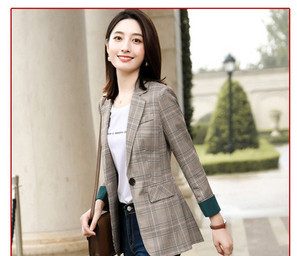 Blazer în carouri pentru damă