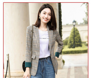 Blazer în carouri pentru damă