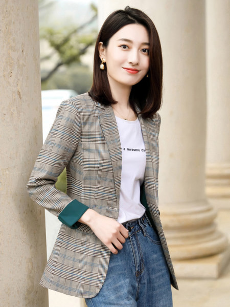 Blazer în carouri pentru damă