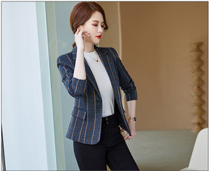 Γυναικείο μακρυμάνικο σακάκι με ρίγες