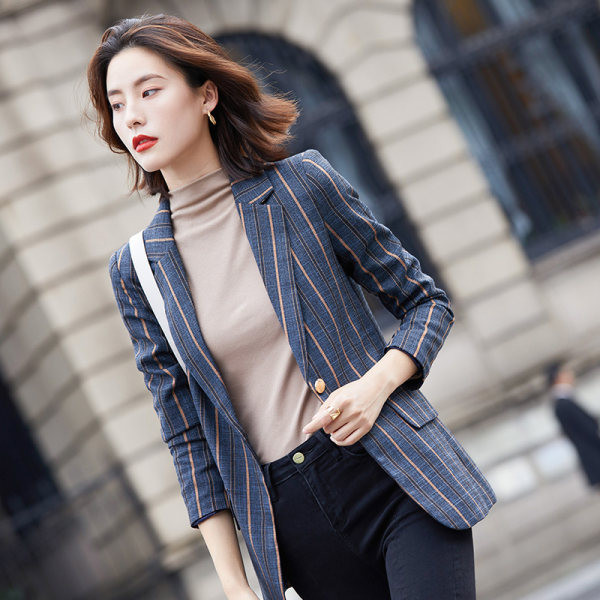 Geaca de dama - dungi cu buzunar